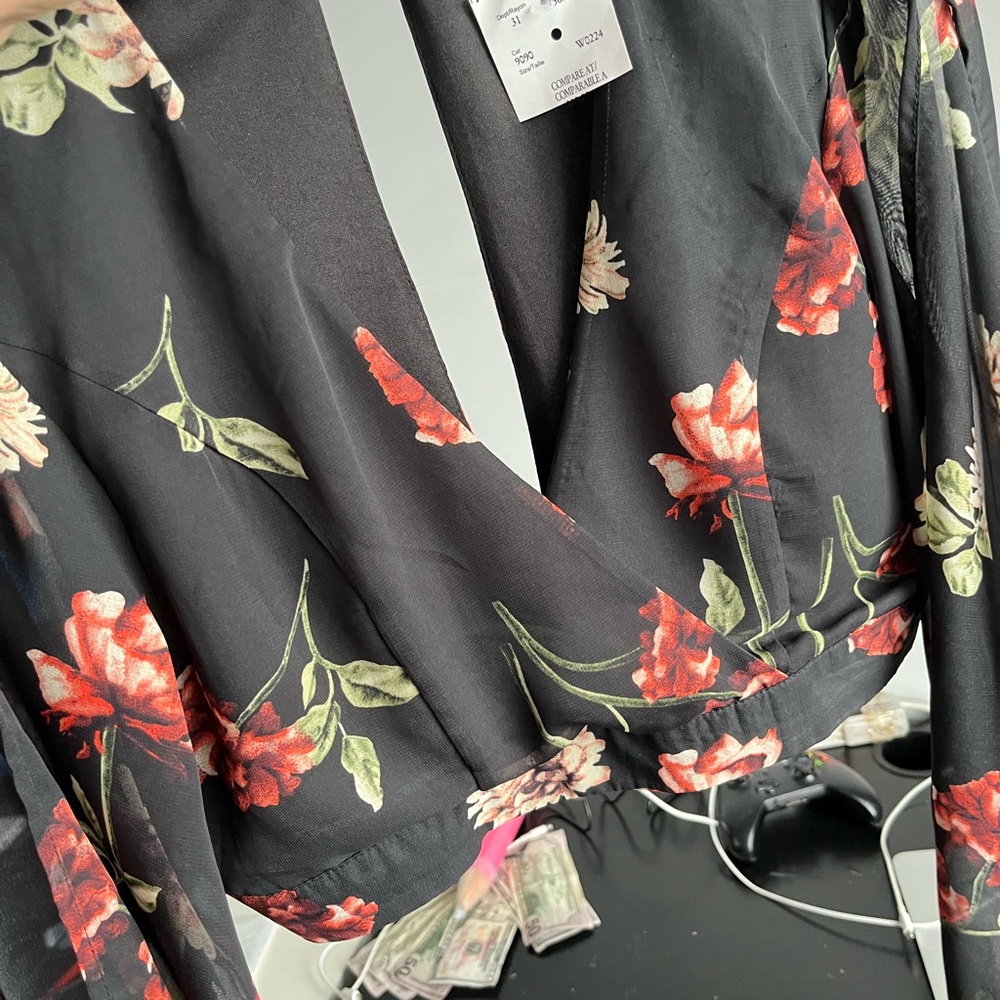 Revamped blouse croped - Picture 2 of 3